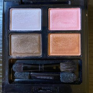 SUQQU eye shadow #18 Sakuraori